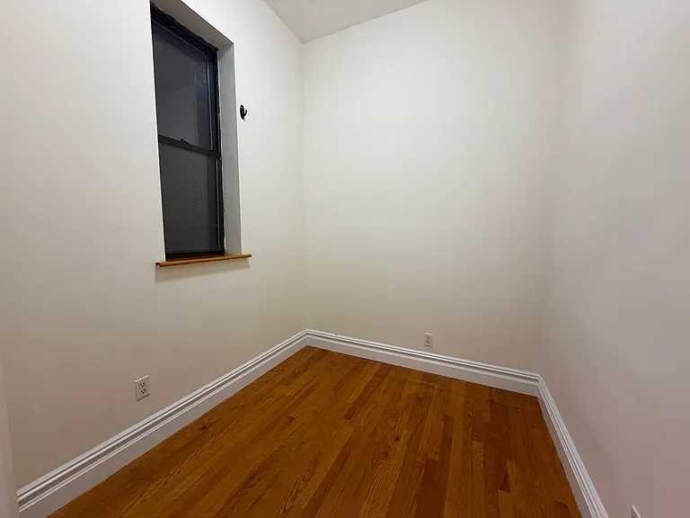 408 W 51st St #102 — Photo 6