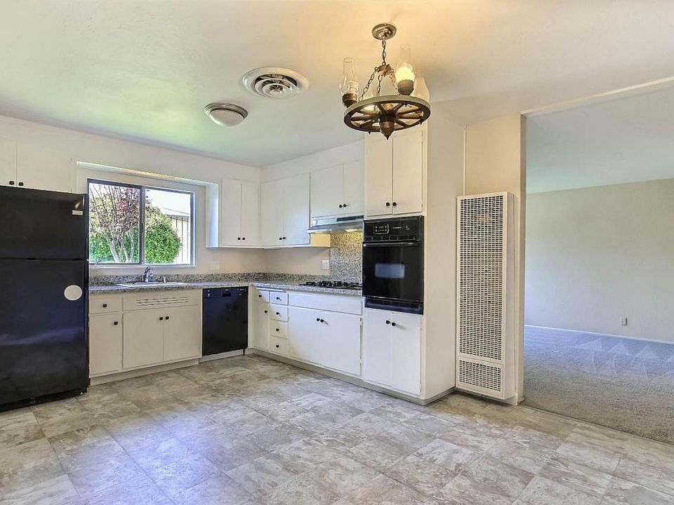 1st image of 1510 Mount Herman Dr