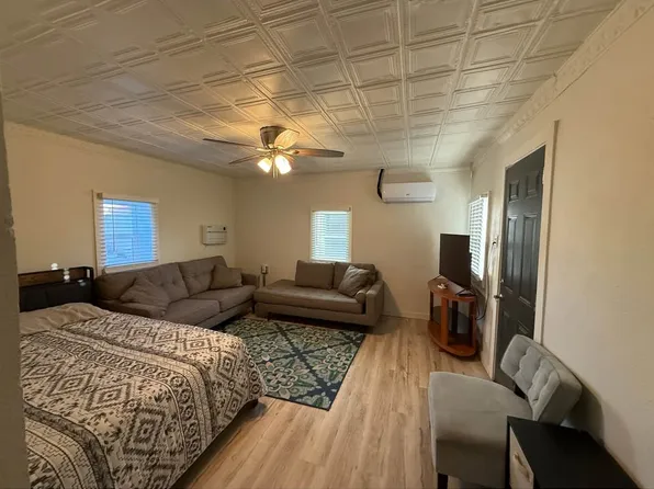 1414 7th St NW #1, Albuquerque, NM 87102