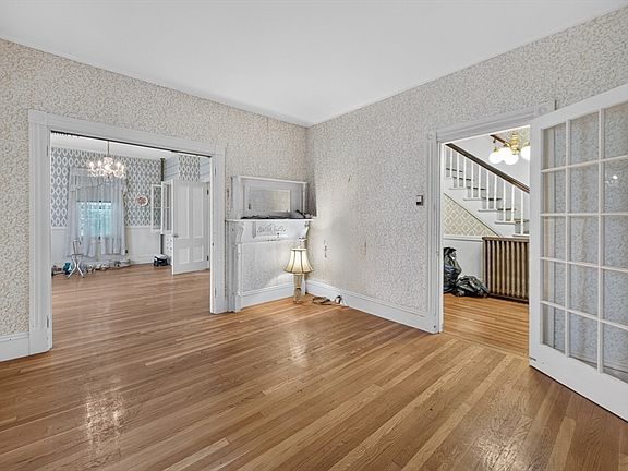 3rd image of 156 Broadway