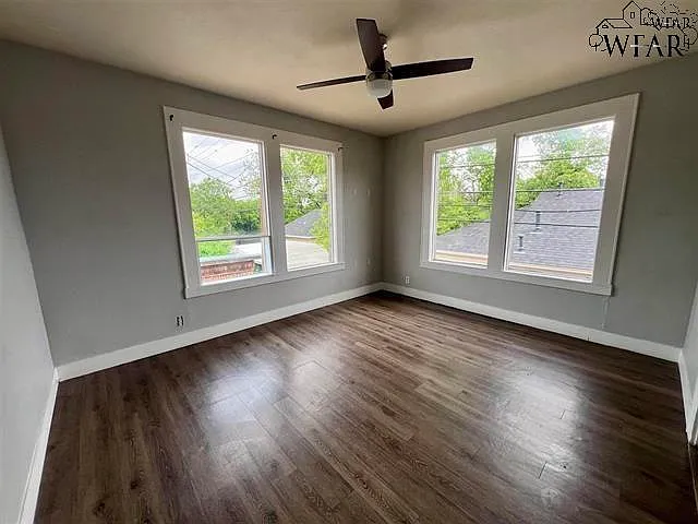 908 Denver St — Photo 4