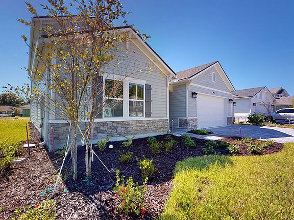 3rd image of 90 Oak Knoll Ct
