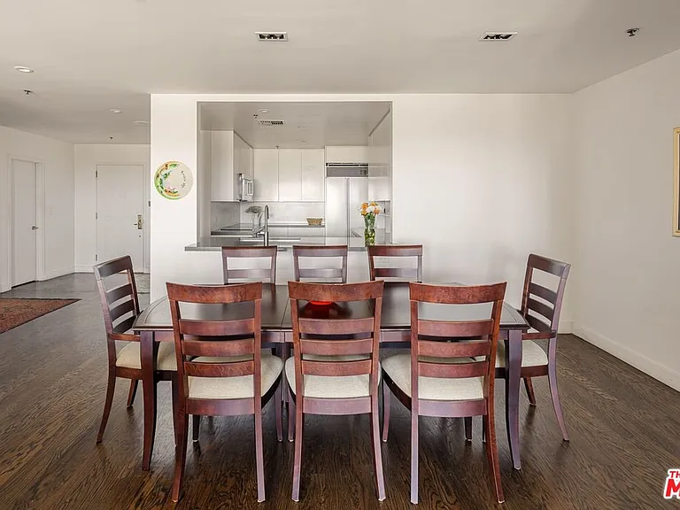10724 Wilshire Blvd #712 — Photo 14