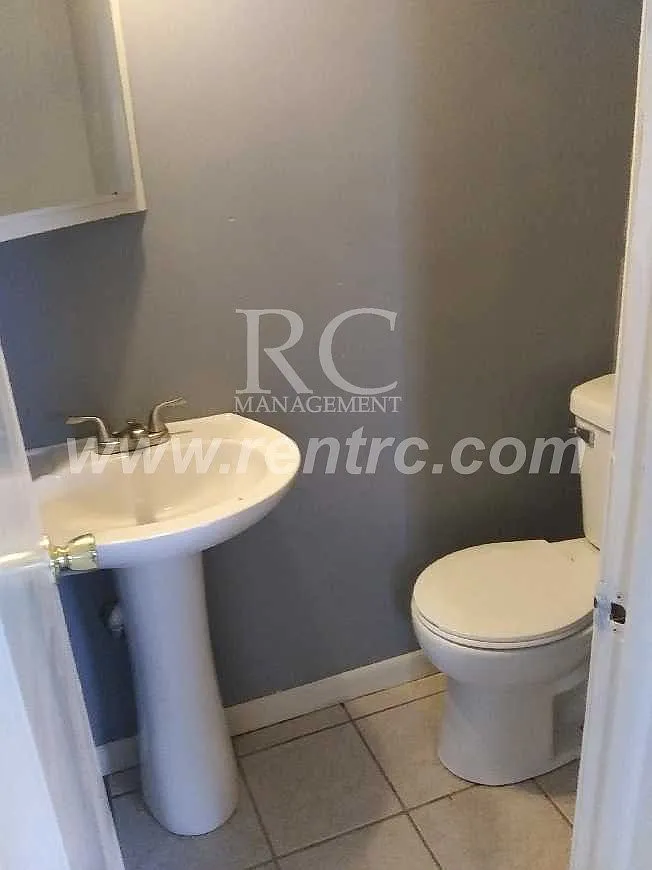 4 bed, 1.5 bath, 1680 sqft, $1,195 — Photo 3
