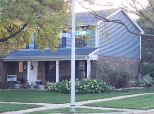 8348 Cramer Ln, Darien, IL