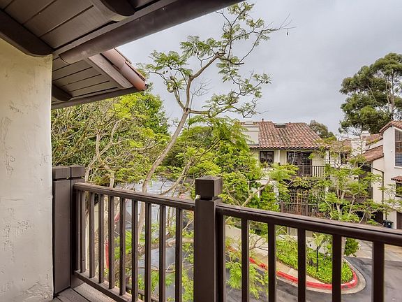3rd image of 8694 Villa La Jolla Dr Unit 1