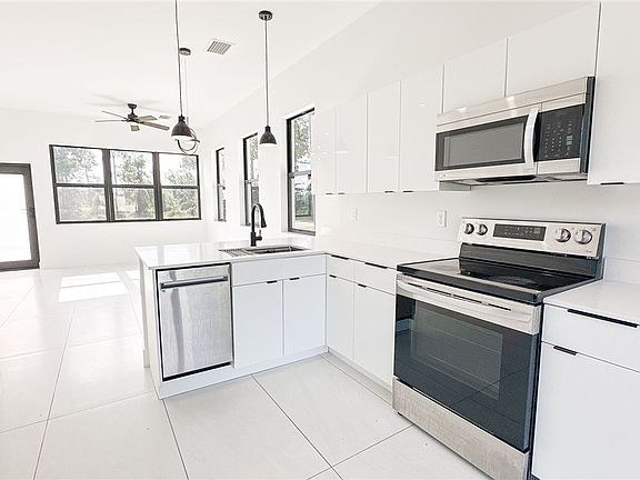 4th image of 3000 Tena Ave S
