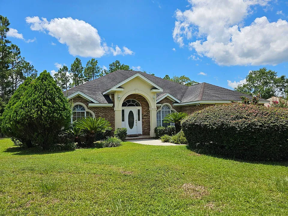 1230 Ronds Pointe Dr E