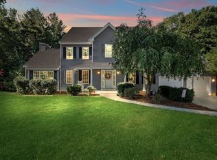 1 Amber Ln, Groveland, MA 01834