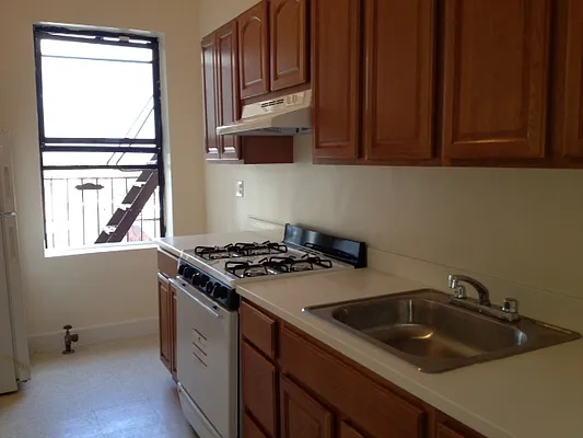 Rented by New Age Realty Group | media 2