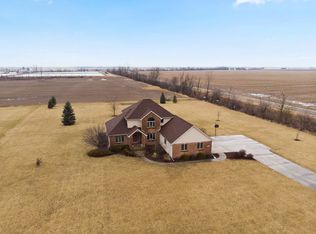 23521 Woodburn Rd, Woodburn, IN 46797