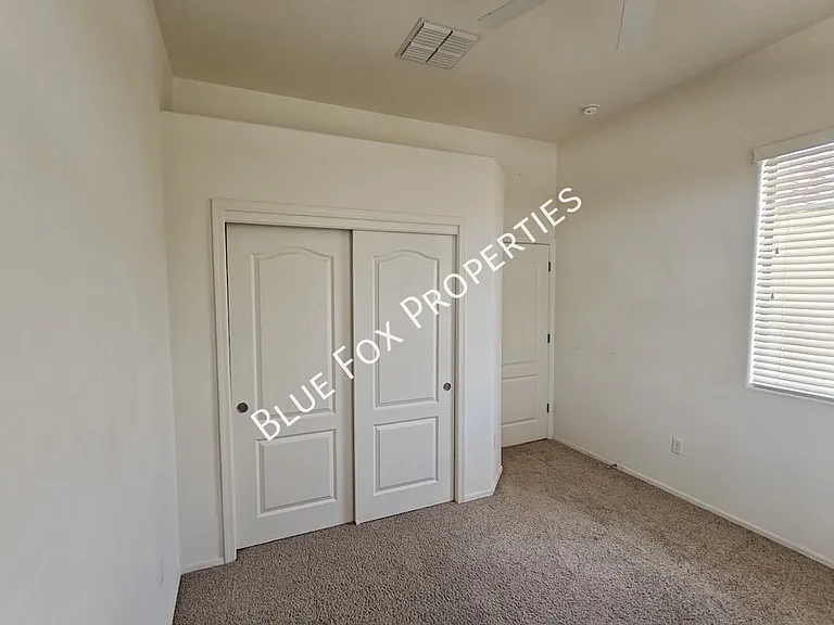 324 N Oak Tree Canyon Loop — Photo 23