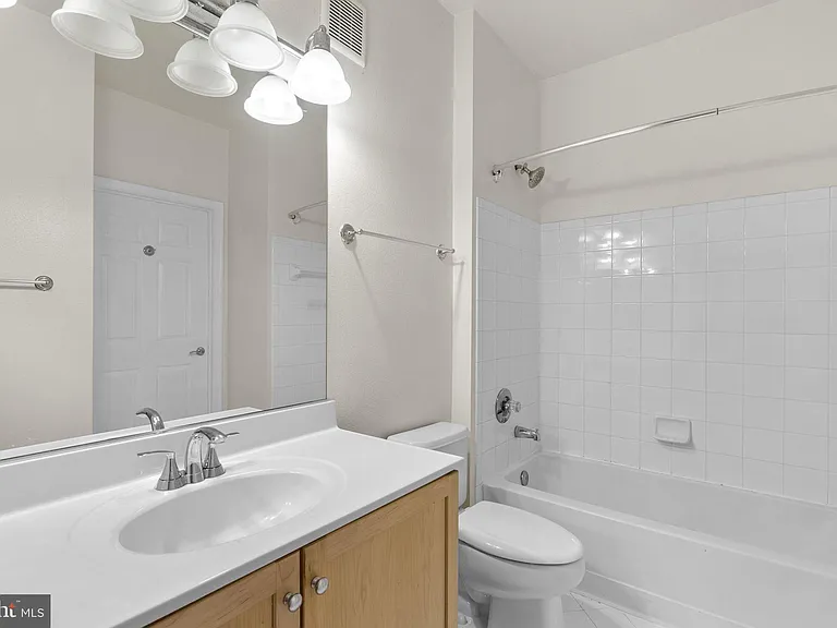 11800 Old Georgetown Rd #1315 — Photo 35