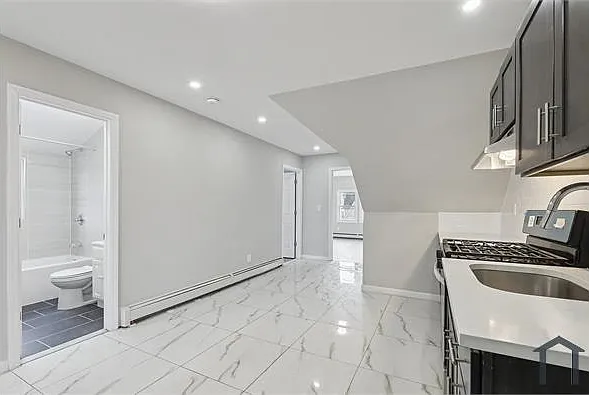 240 Broadway #5 — Photo 16