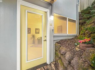 1300 NE 68th Ave APT 16, Portland, OR 97213