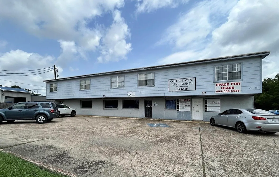 6300 College St — Photo 1