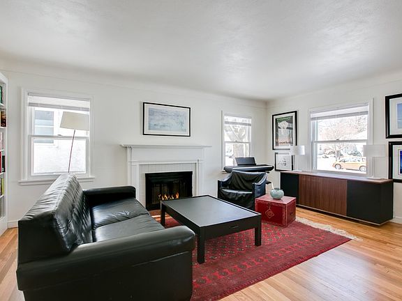 4th image of 776 Parkview Ave