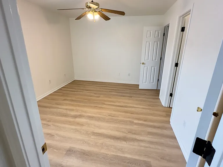 1602 Dugger Cir #D — Photo 6