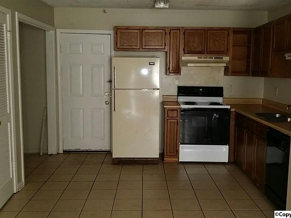 3rd image of 105 Carmine Cir APT A