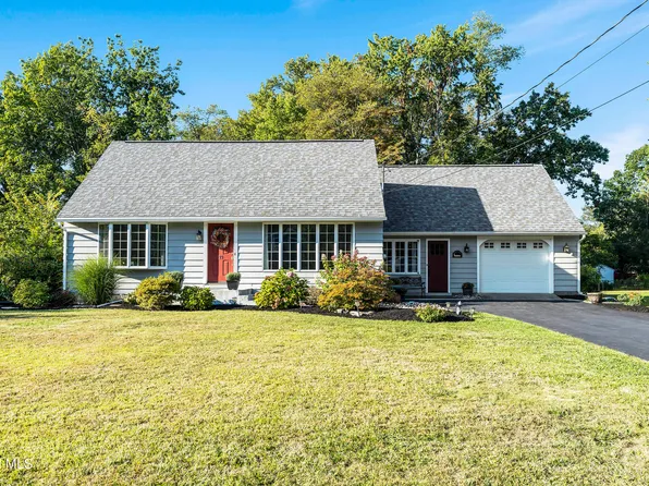23 E Wiggand Drive, Glenmont, NY 12077