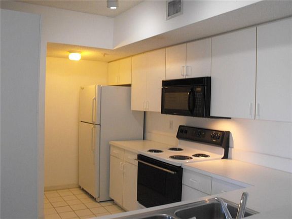 4th image of 1610 N 42nd Cir APT 306