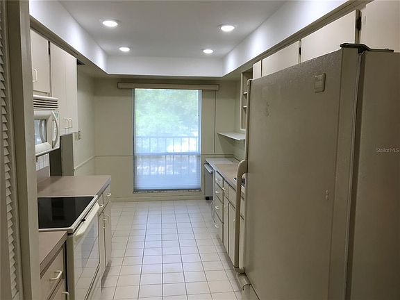 3rd image of 2900 Cove Cay Dr Unit 3E
