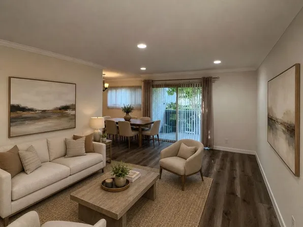 23679 Park Capri Unit 14, Calabasas, CA 91302