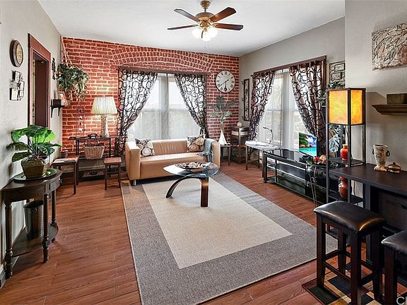 2nd image of 325 W 3rd St Unit 410