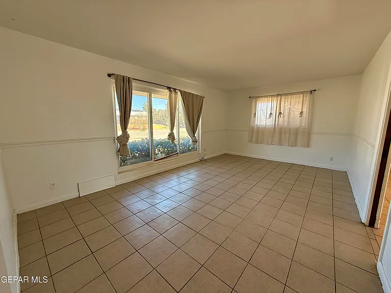 2900 Polk Ave — Photo 4