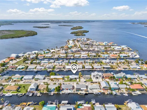 2758 Bruce St, Matlacha, FL 33993