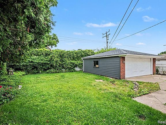 3rd image of 35812 Little Mack Ave