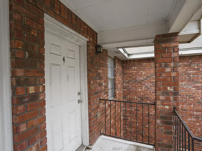 1918 Angus St S #3 — Photo 30