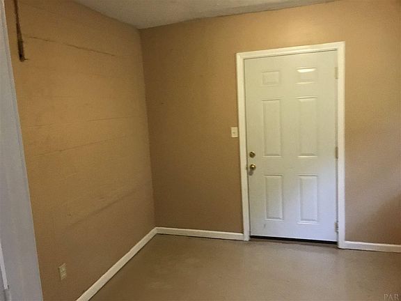 4th image of 206 Emerald Ave