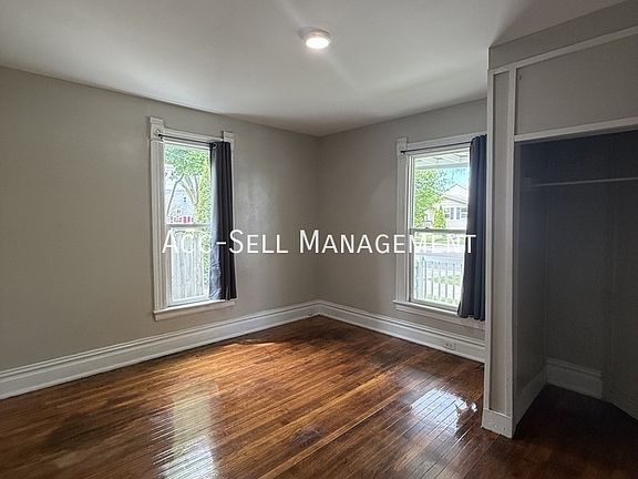 4th image of 806 Douglas St NW #1