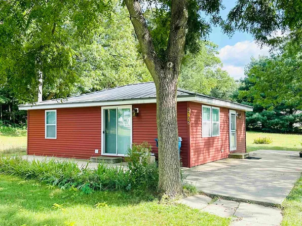 9735 E 600th Rd N, Grovertown, IN 46531