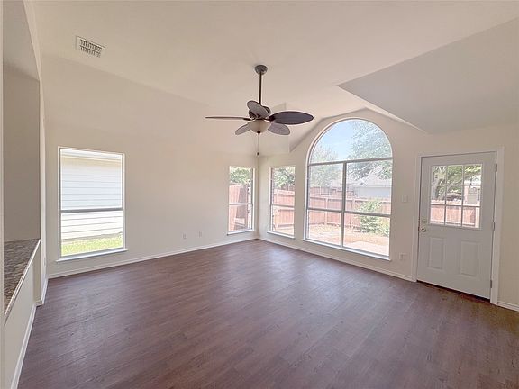 3rd image of 6734 Richmond Dr