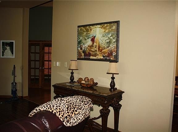 5th image of 606 Greenside