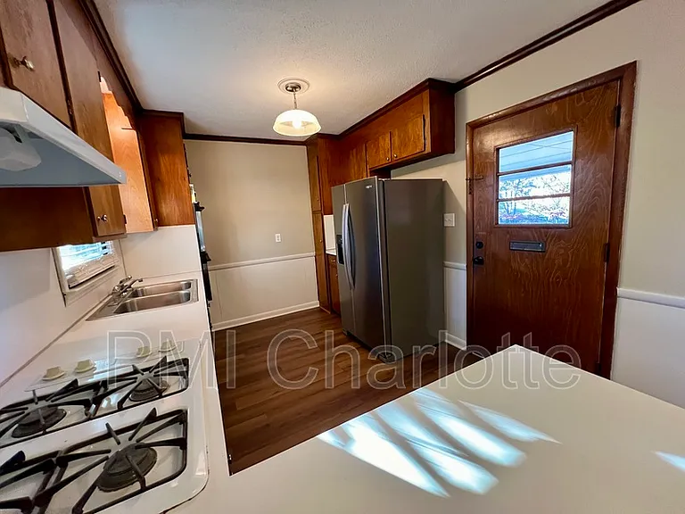 528 N Carolina Ave — Photo 11