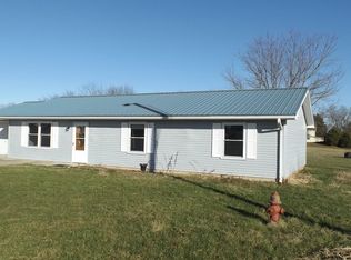 29 Plum St, Mitchell, IN 47446