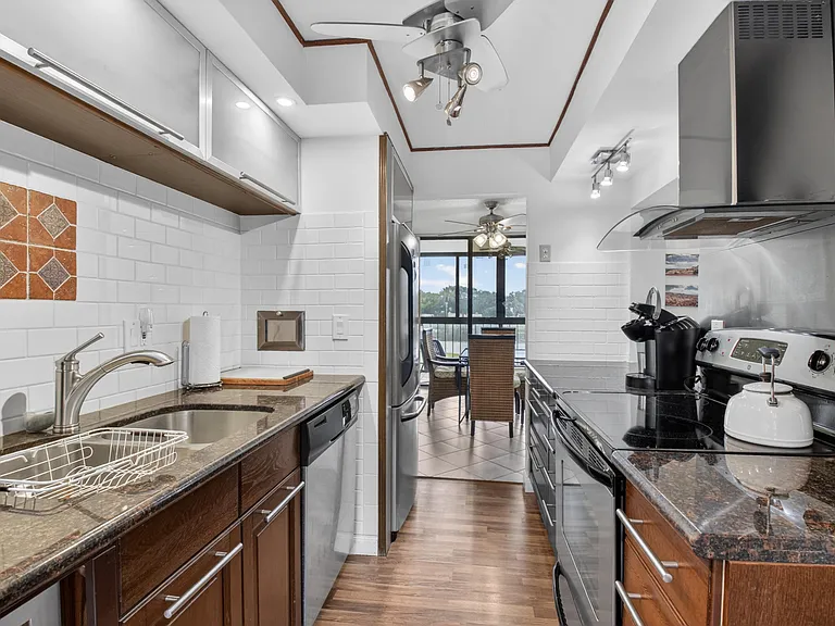 3604 Bridgewood Dr — Photo 14
