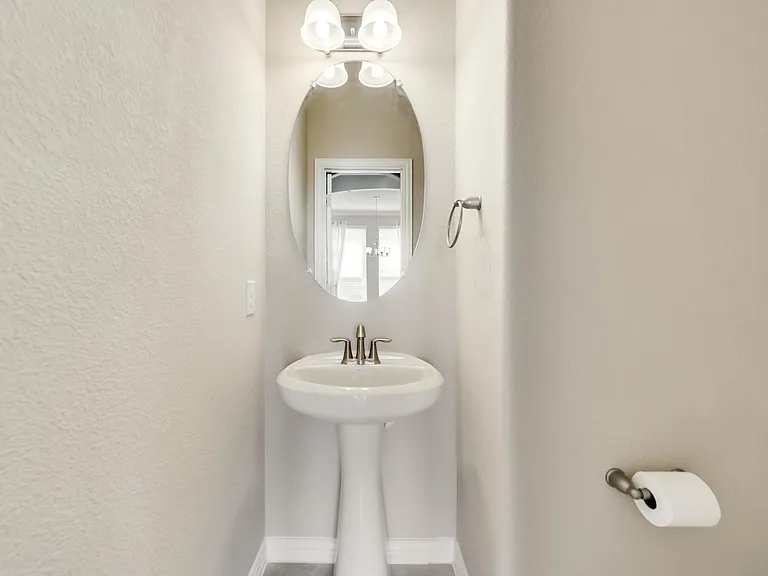 1312 Nacona Dr — Photo 15