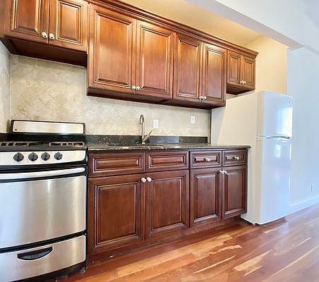 2nd image of 2205 3rd Ave APT 8G