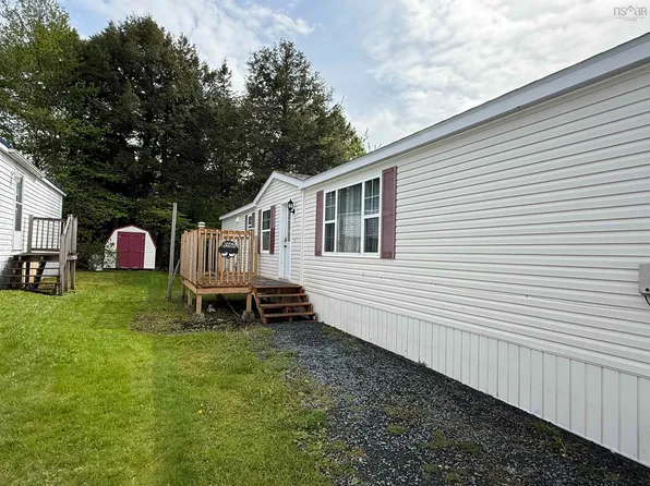 21 Mountainview Dr, Lake Echo, NS B3E 1B5
