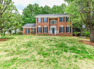 3204 Peninsula Dr, Jamestown, NC 27282
