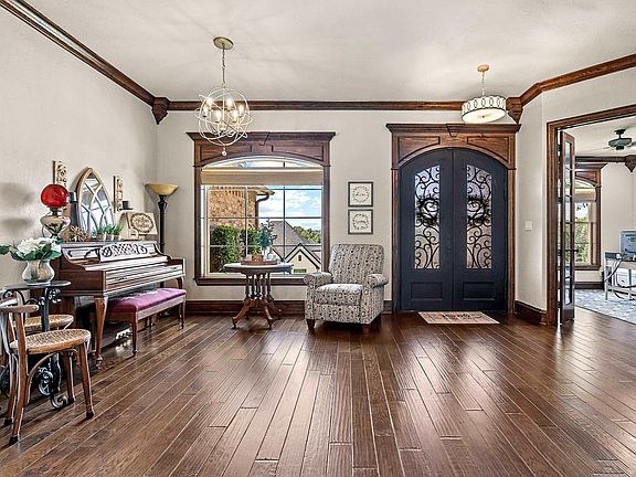 5th image of 190 Lacebark Ln