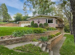 1800 Hiawatha Ct NE, Rochester, MN 55906