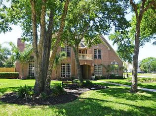 1115 Walden Cir, Sugar Land, TX 77498