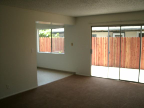 2nd image of 550 E De La Guerra St APT 3