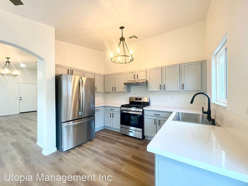 1st image of 52795 Avenida Herrera