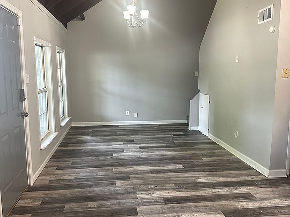 2nd image of 2815 Grants Pkwy